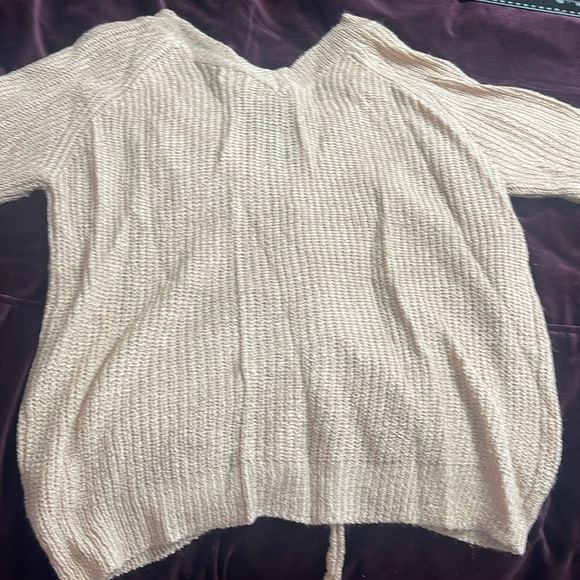 Listicle sz small sweater V front and back, front cinch dusty rose color - Picture 6 of 7